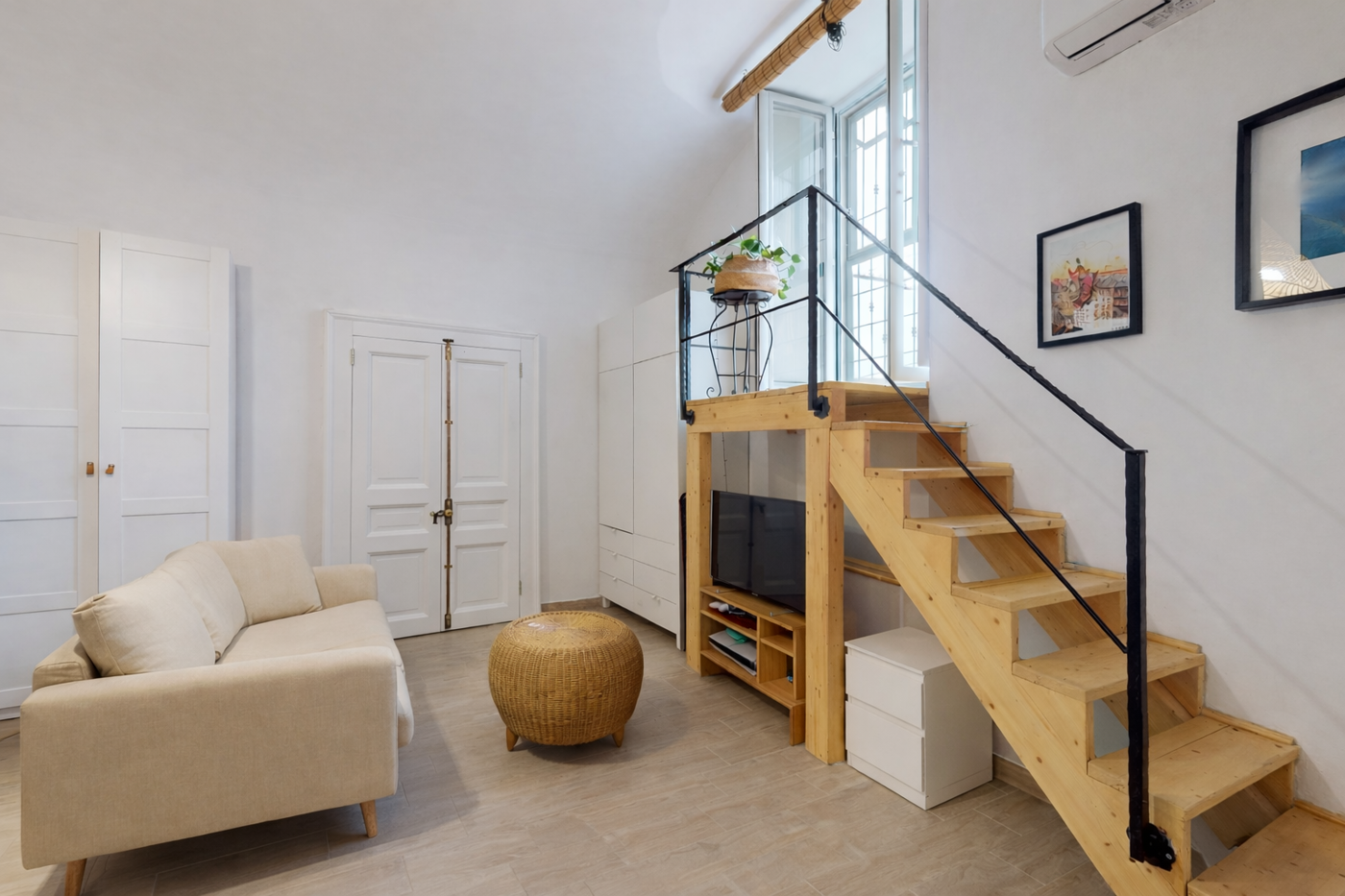 Bilocale ristrutturato a Napoli