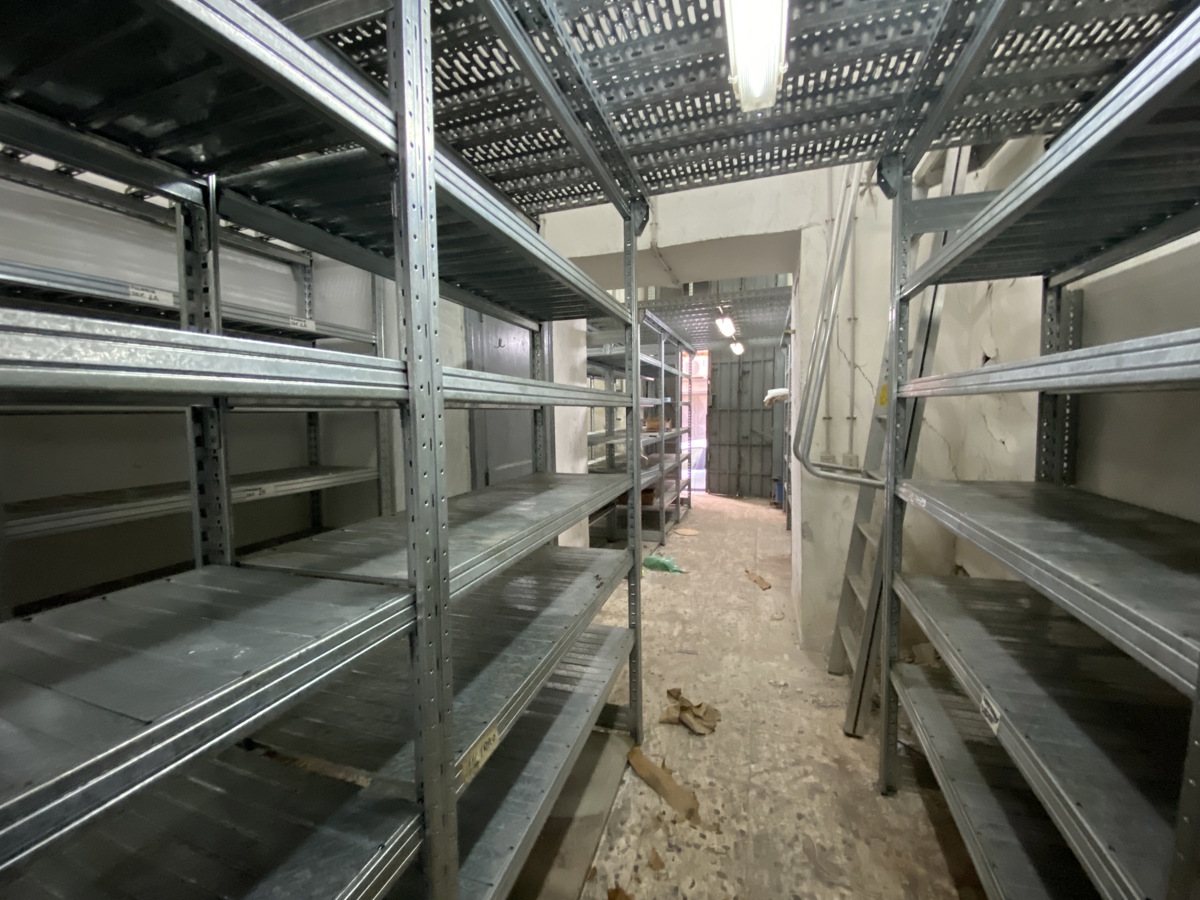 Magazzino in vendita a Napoli