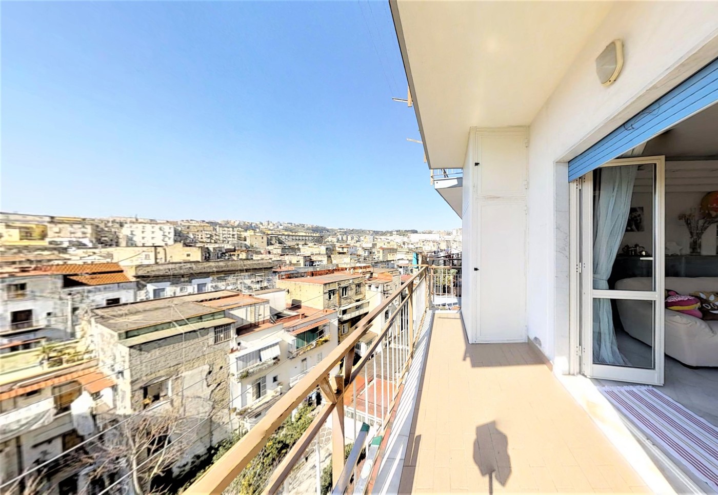 Quadrilocale ristrutturato a Napoli