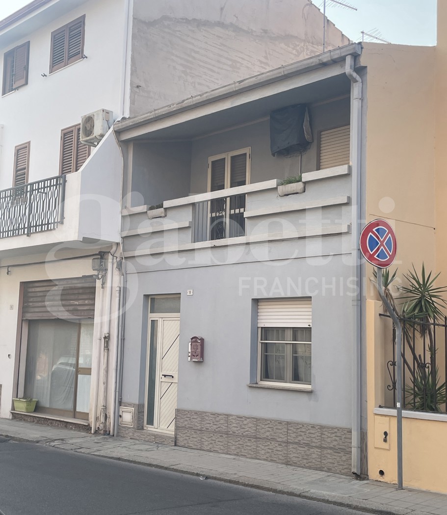 Casa indipendente con giardino a Oristano