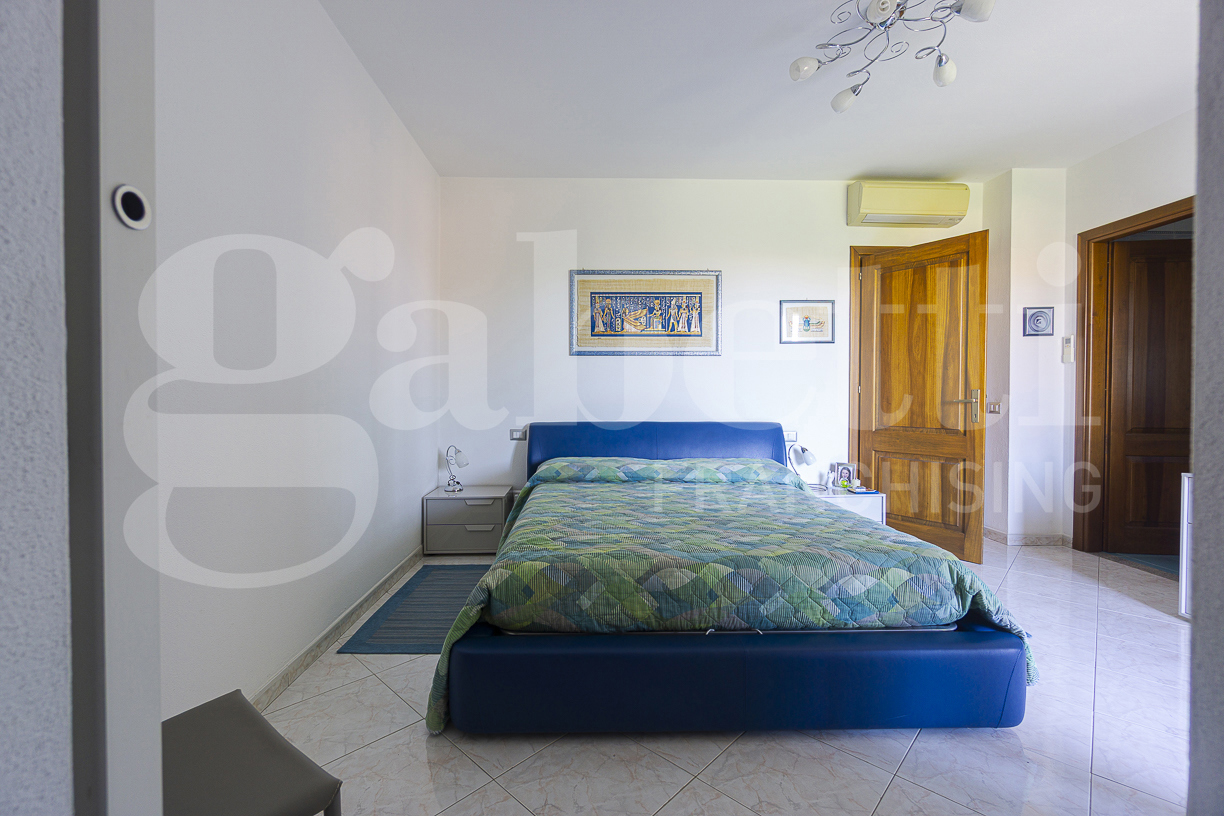 Villa con giardino a Oristano