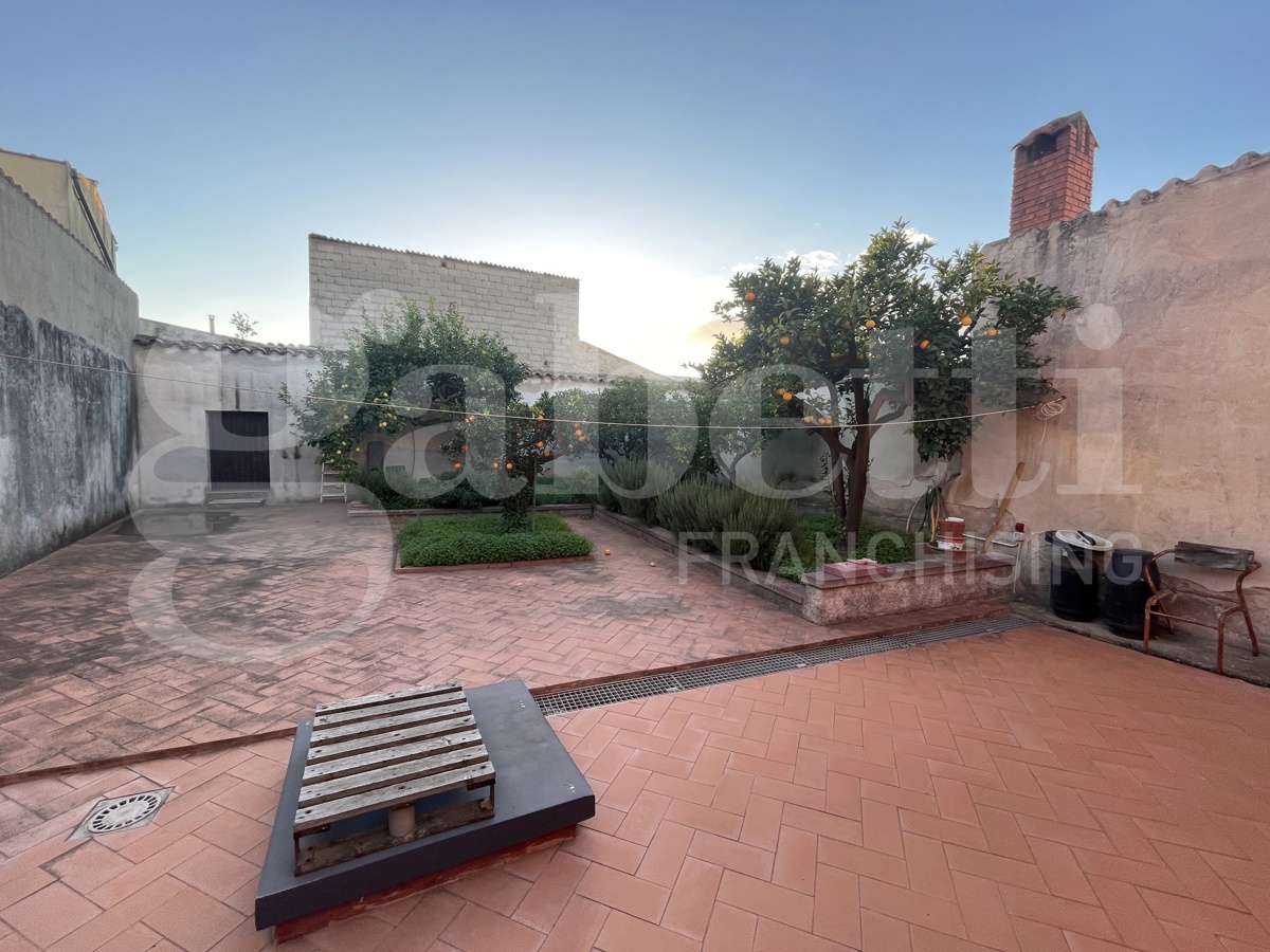 Casa indipendente con giardino a Terralba