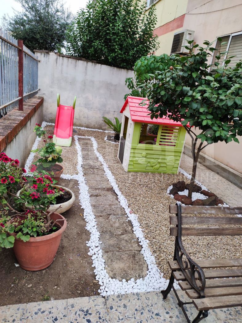 Villa Bifamiliare con giardino a Oristano