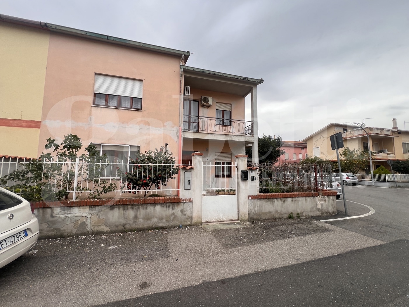 Villa Bifamiliare con giardino a Oristano