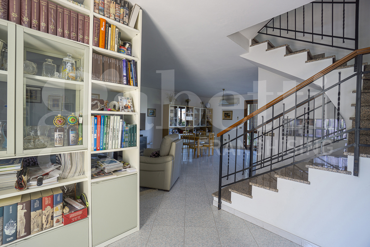 Villa con giardino a Oristano