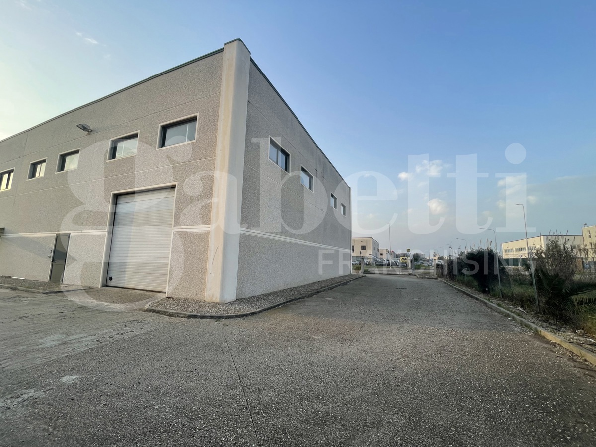 Capannone in vendita a Oristano