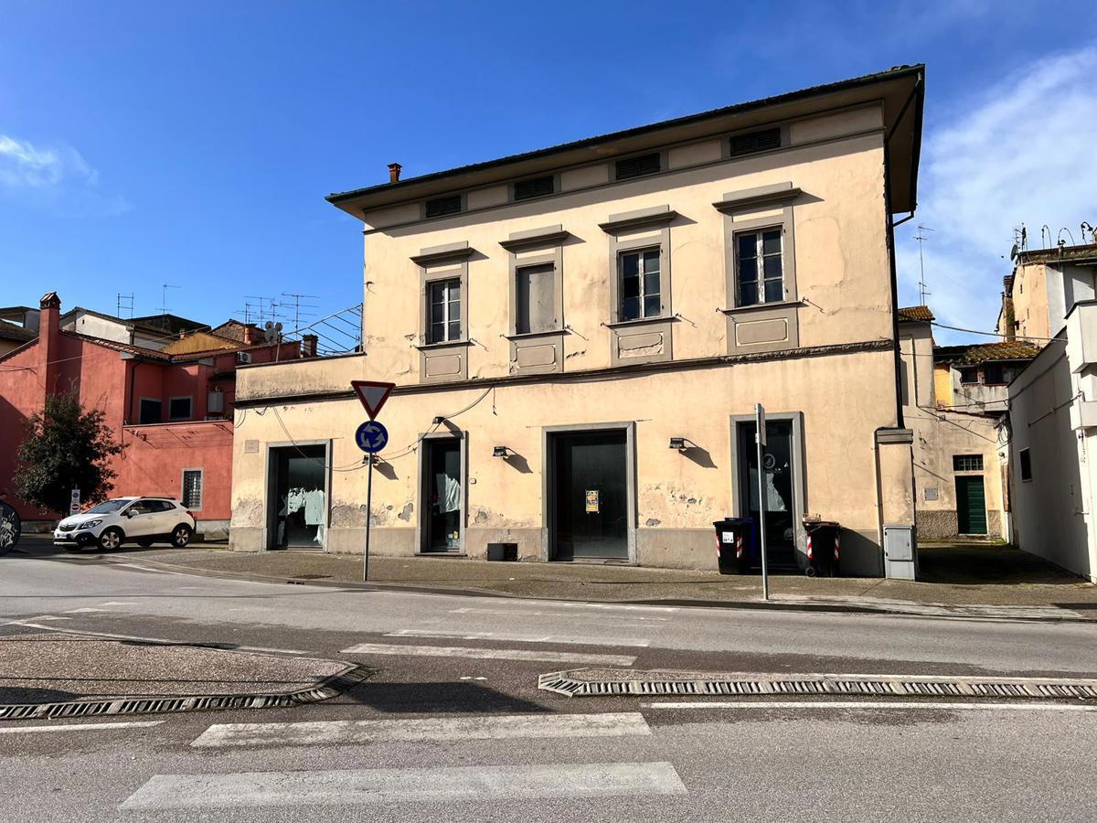 Magazzino in vendita a Santa Croce sull'Arno