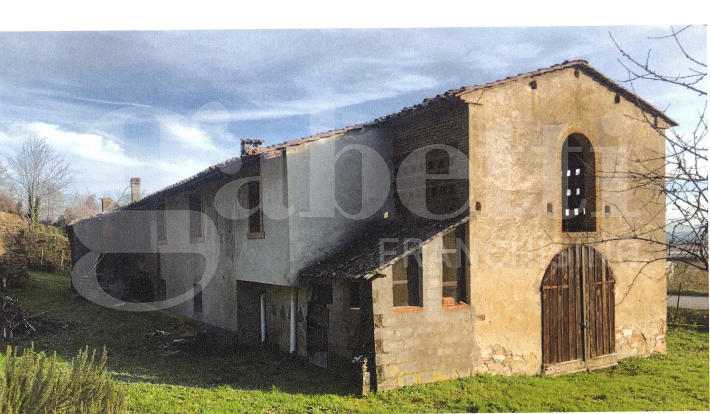 Rustico da ristrutturare a Buti