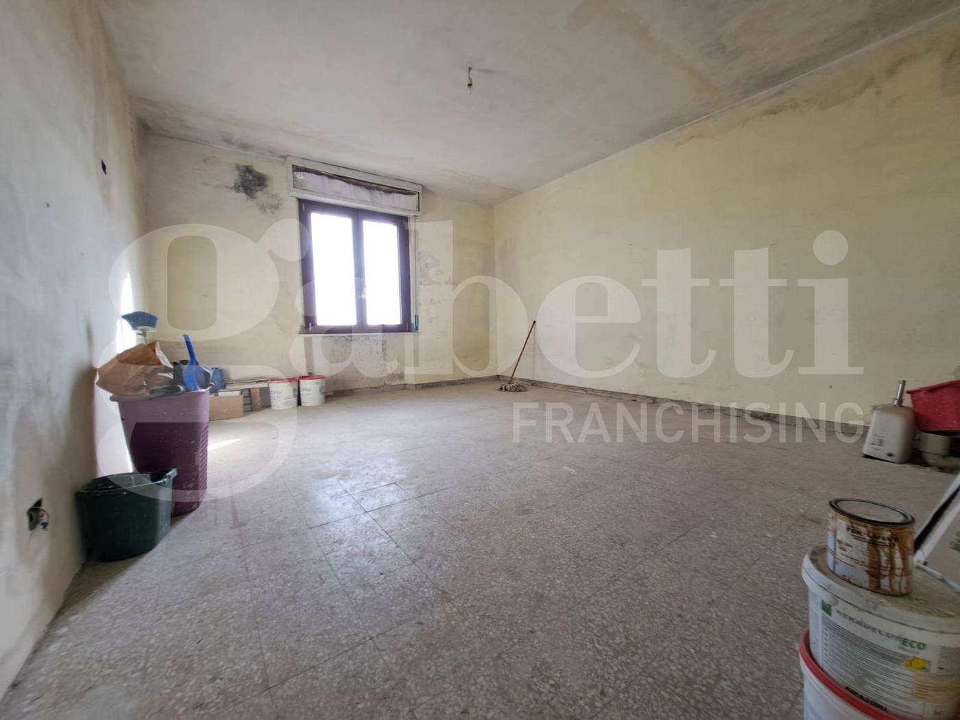 Quadrilocale con box a Pontedera