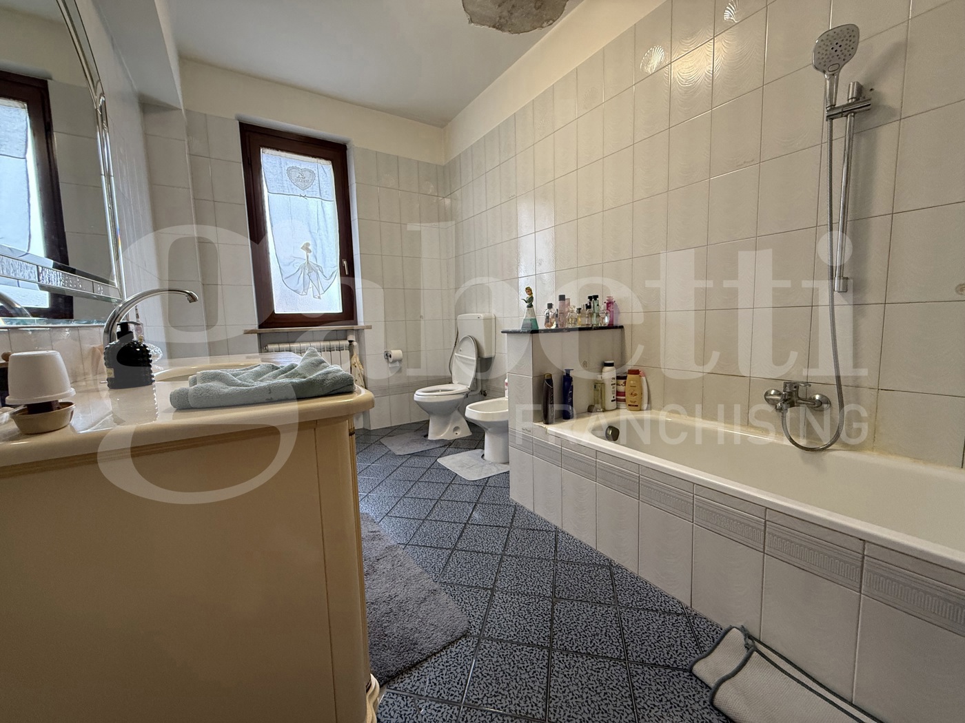 Trilocale con giardino a Pontedera