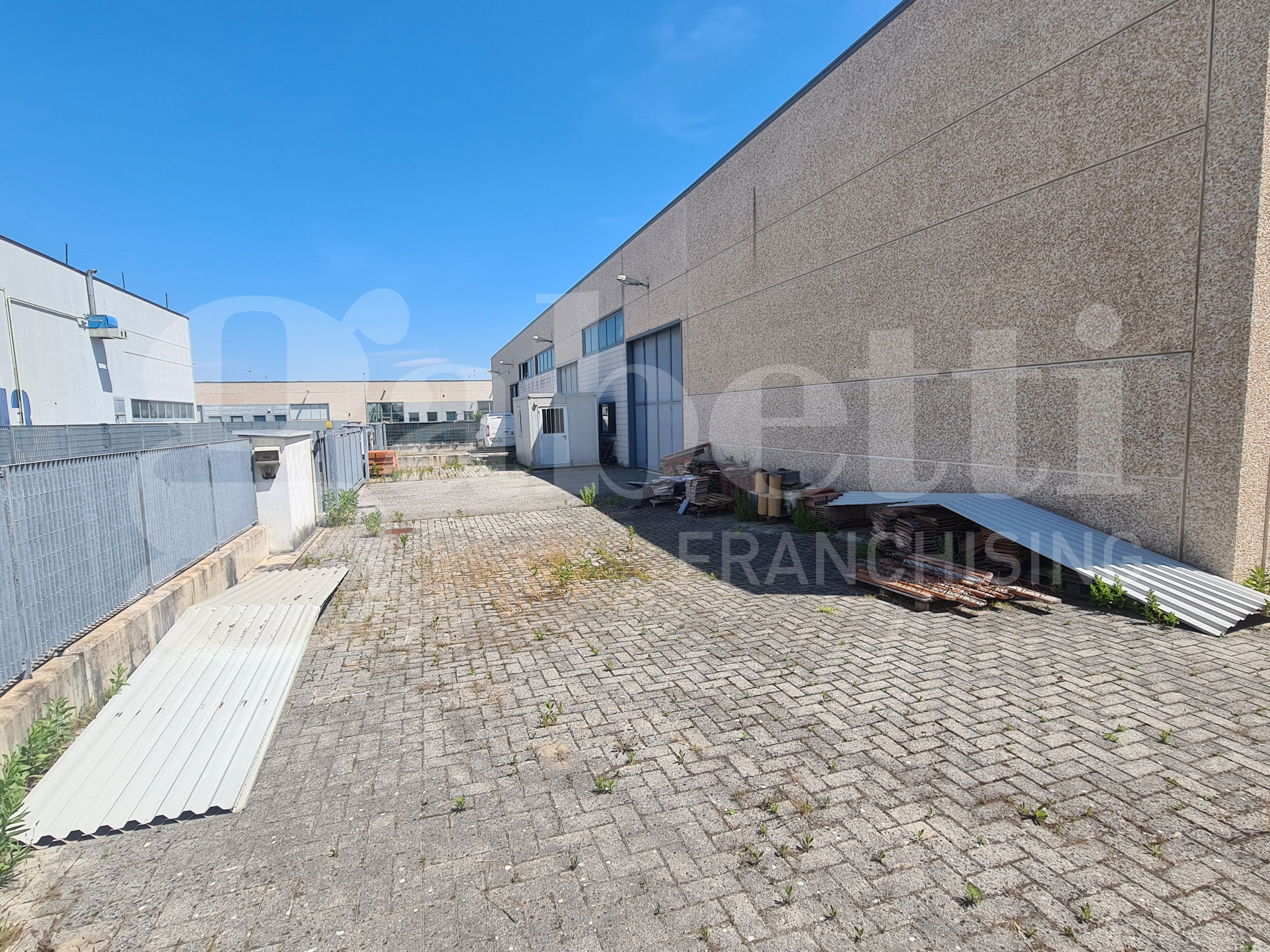 Capannone in affitto a Pontedera