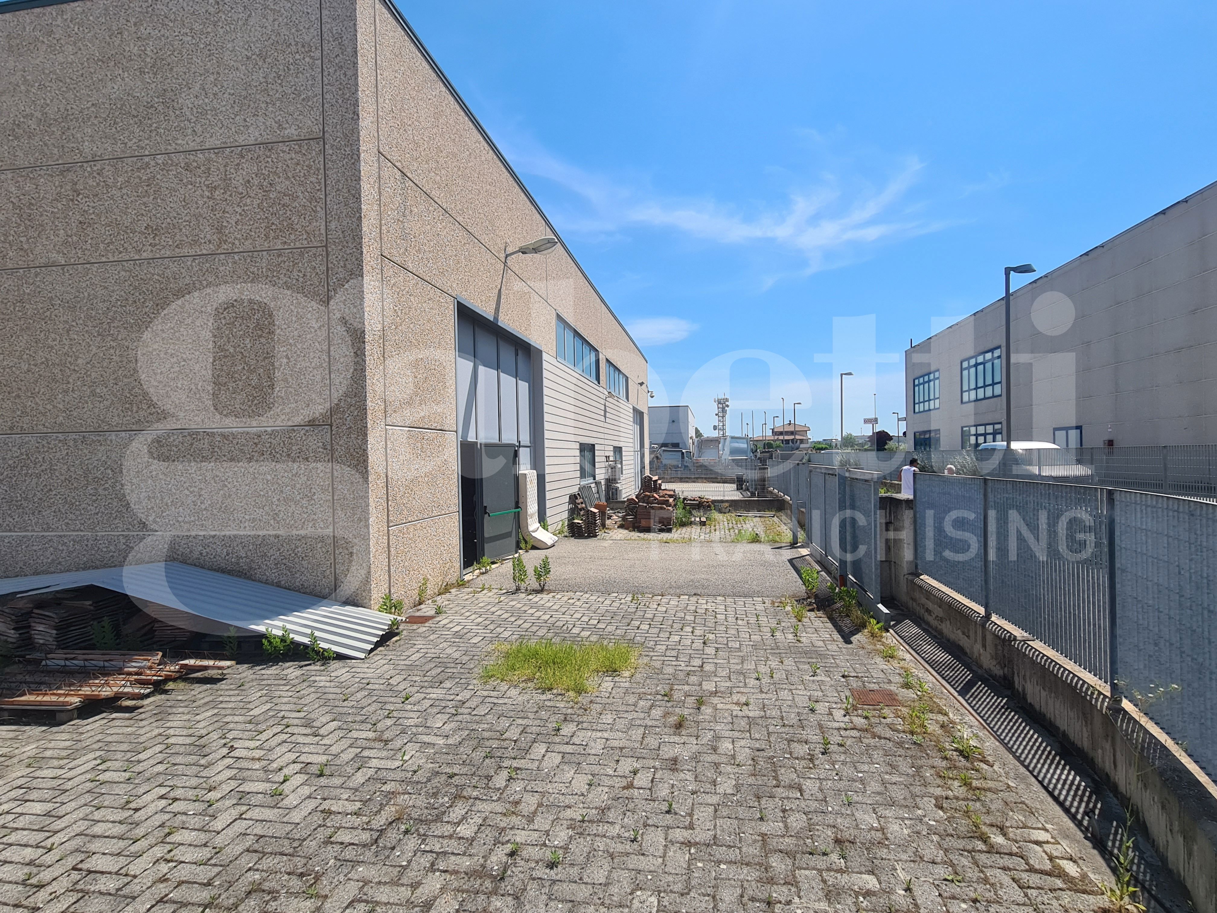 Capannone in affitto a Pontedera