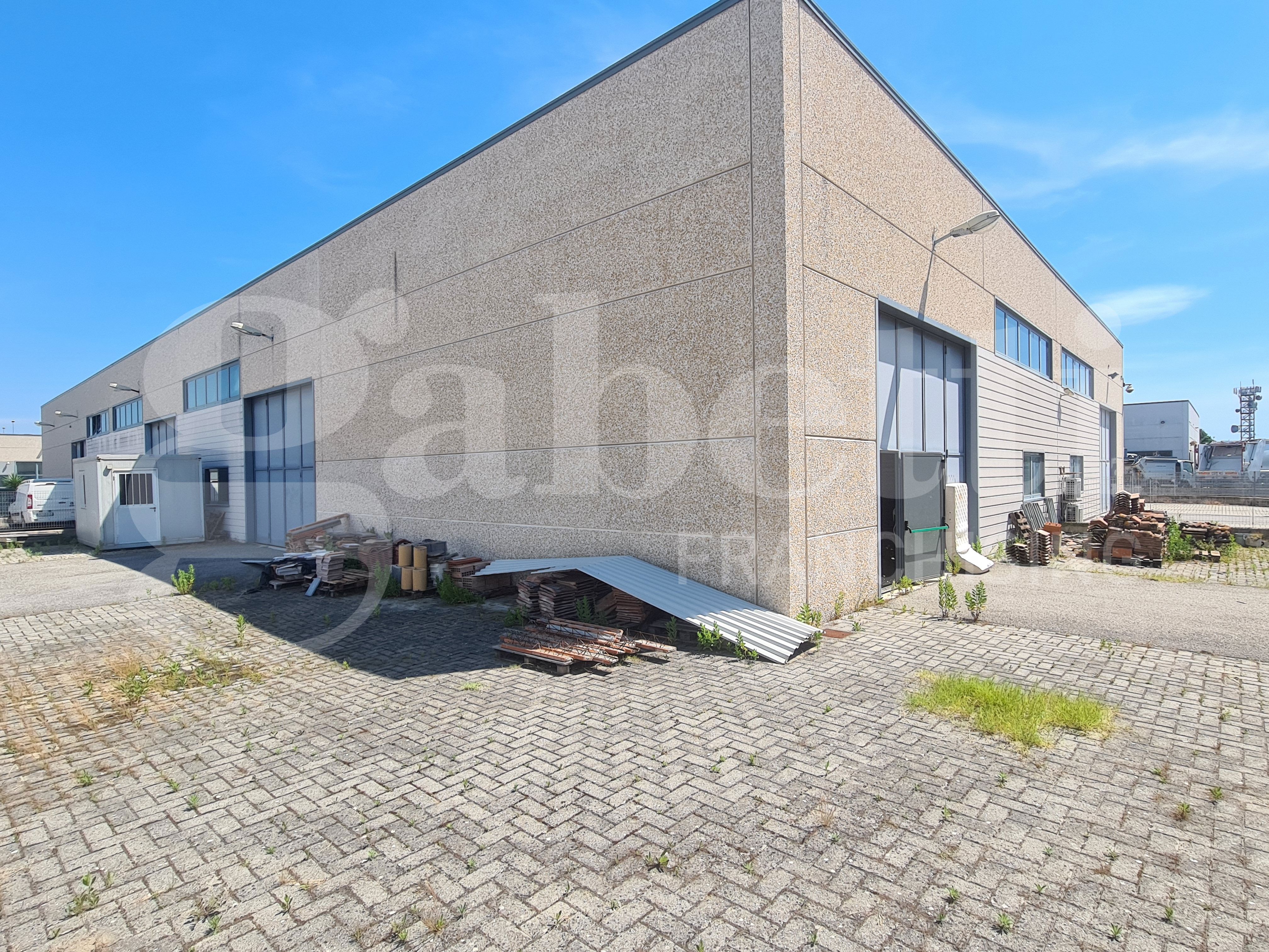 Capannone in affitto a Pontedera