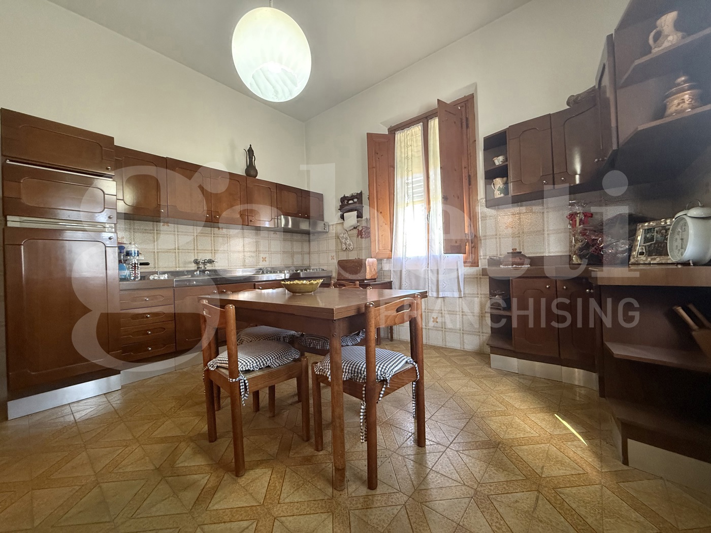 Villa con giardino a San Miniato