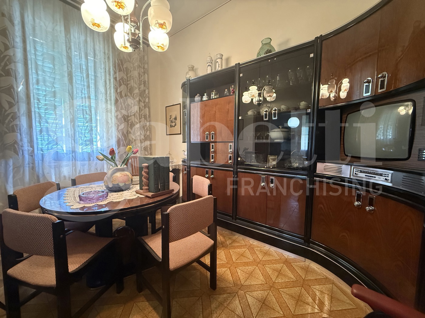 Villa con giardino a San Miniato