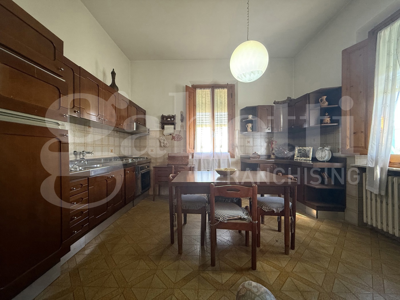 Villa con giardino a San Miniato