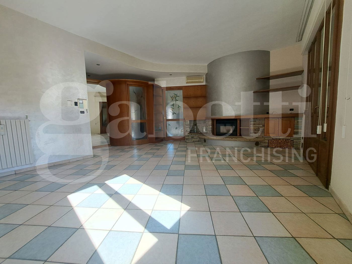 Quadrilocale in vendita a Pontedera