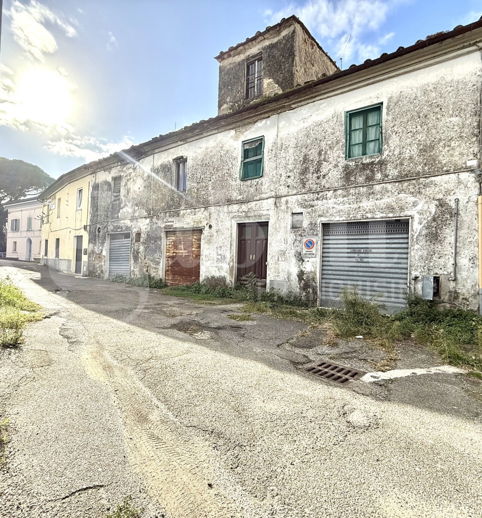 Casa indipendente con giardino a Pontedera