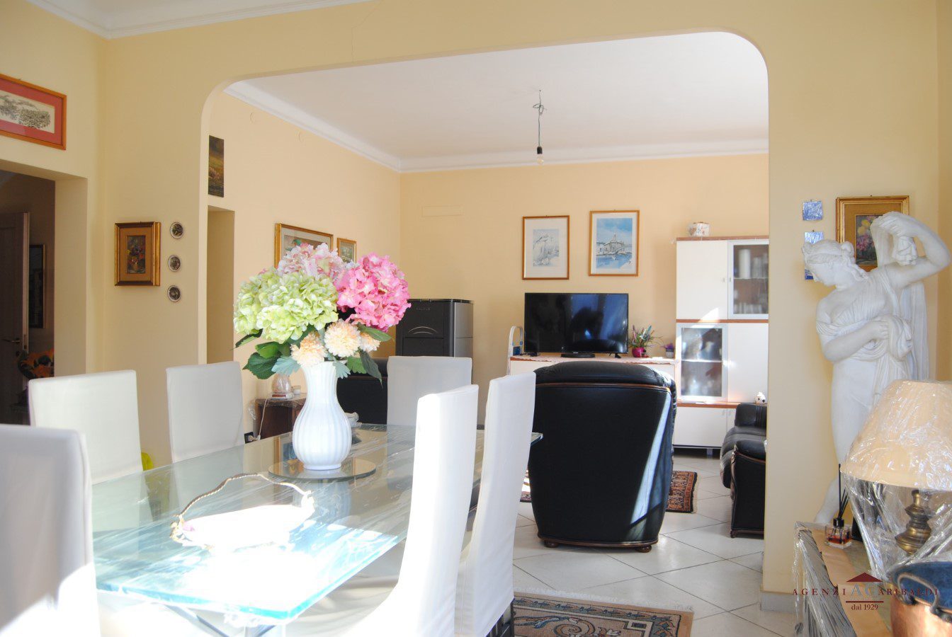 Casa indipendente in vendita a Bordighera