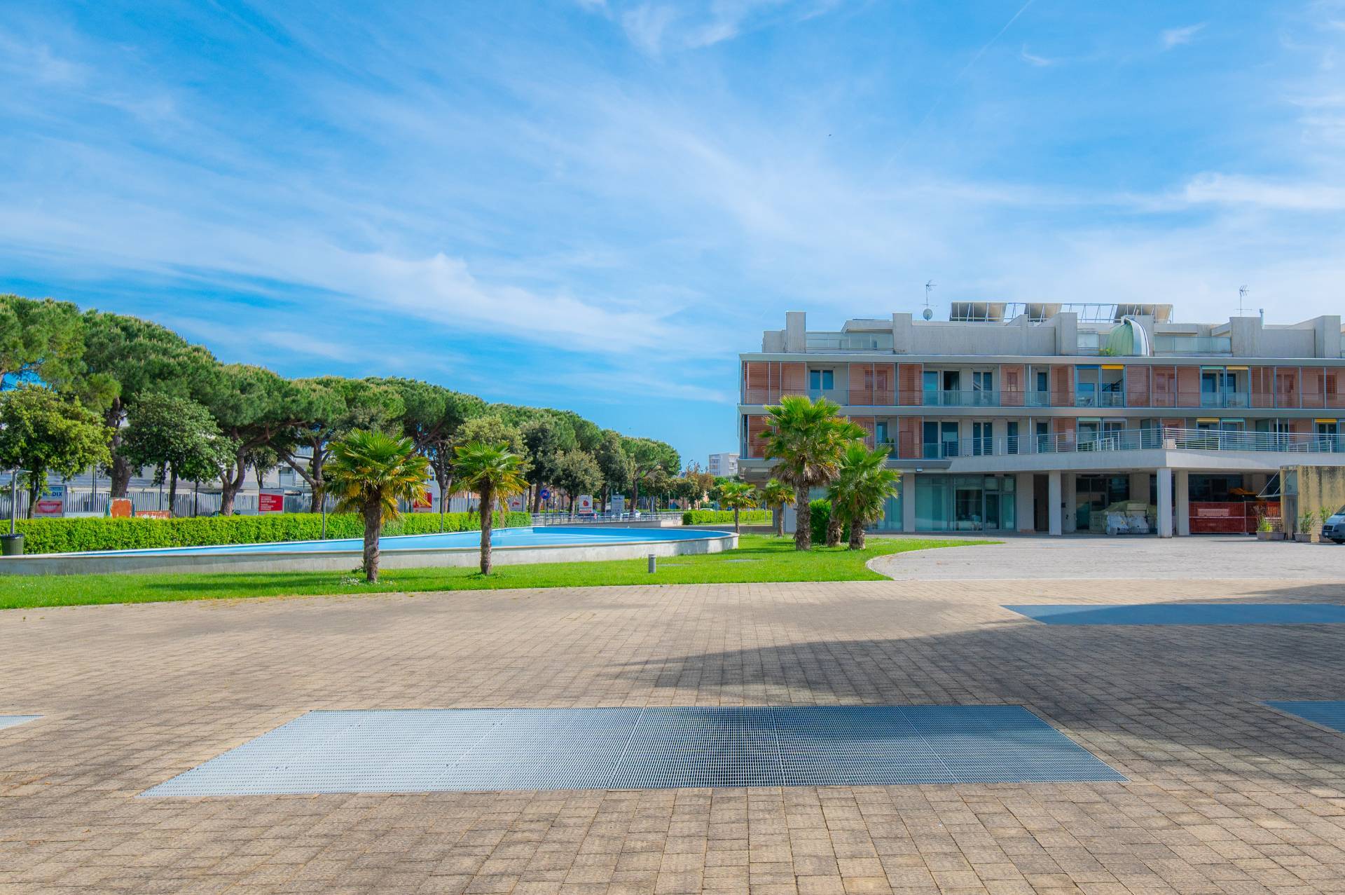 COMMERCIALE in vendita a Jesolo, Lido di Jesolo