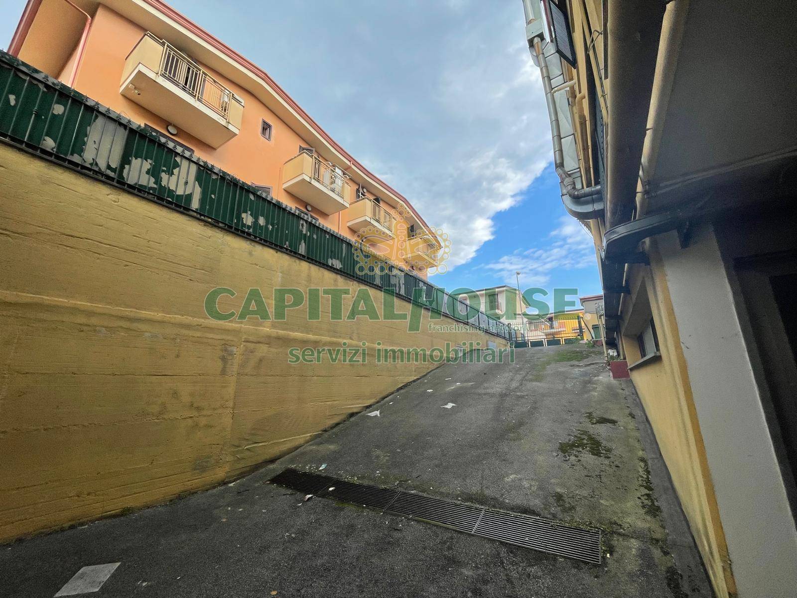 Box o garage in vendita a Somma Vesuviana