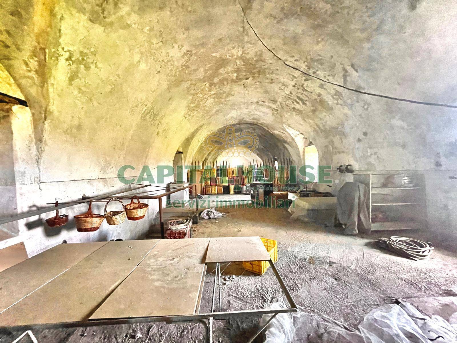 Deposito in vendita a Somma Vesuviana