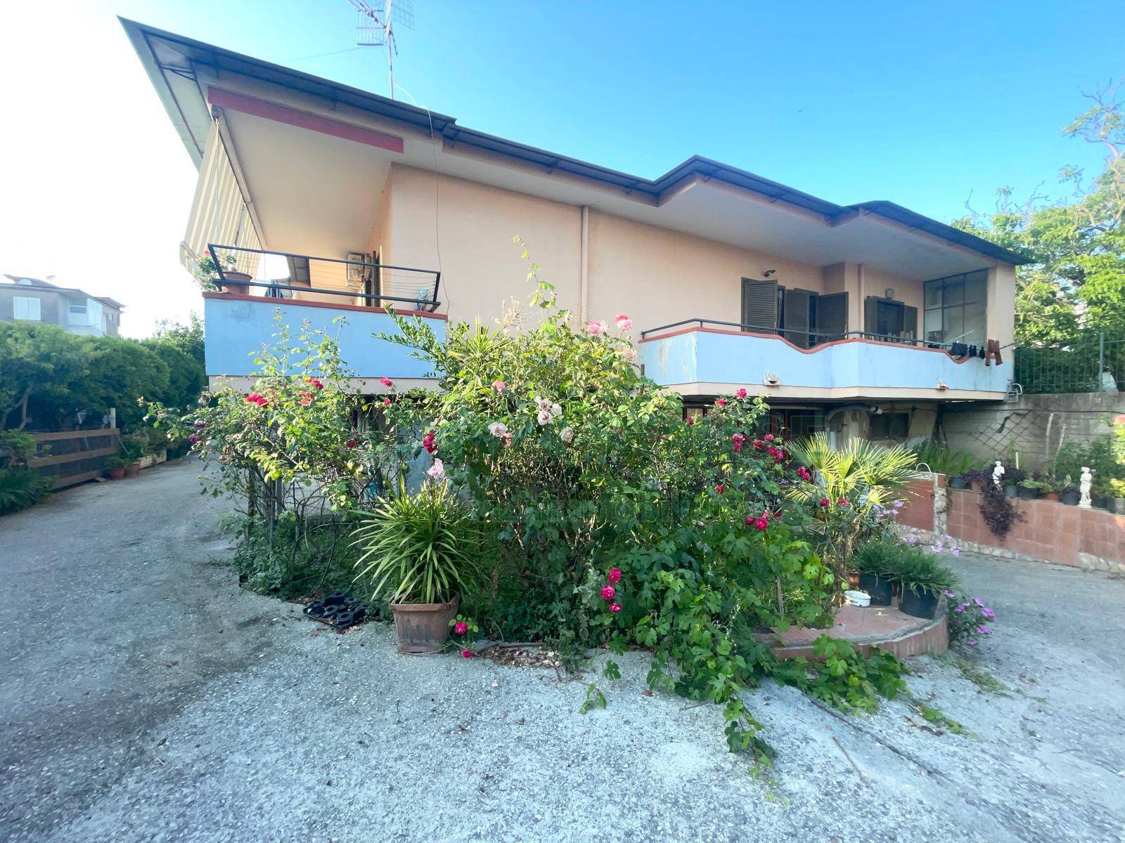 Villa in vendita a Pomigliano d'Arco