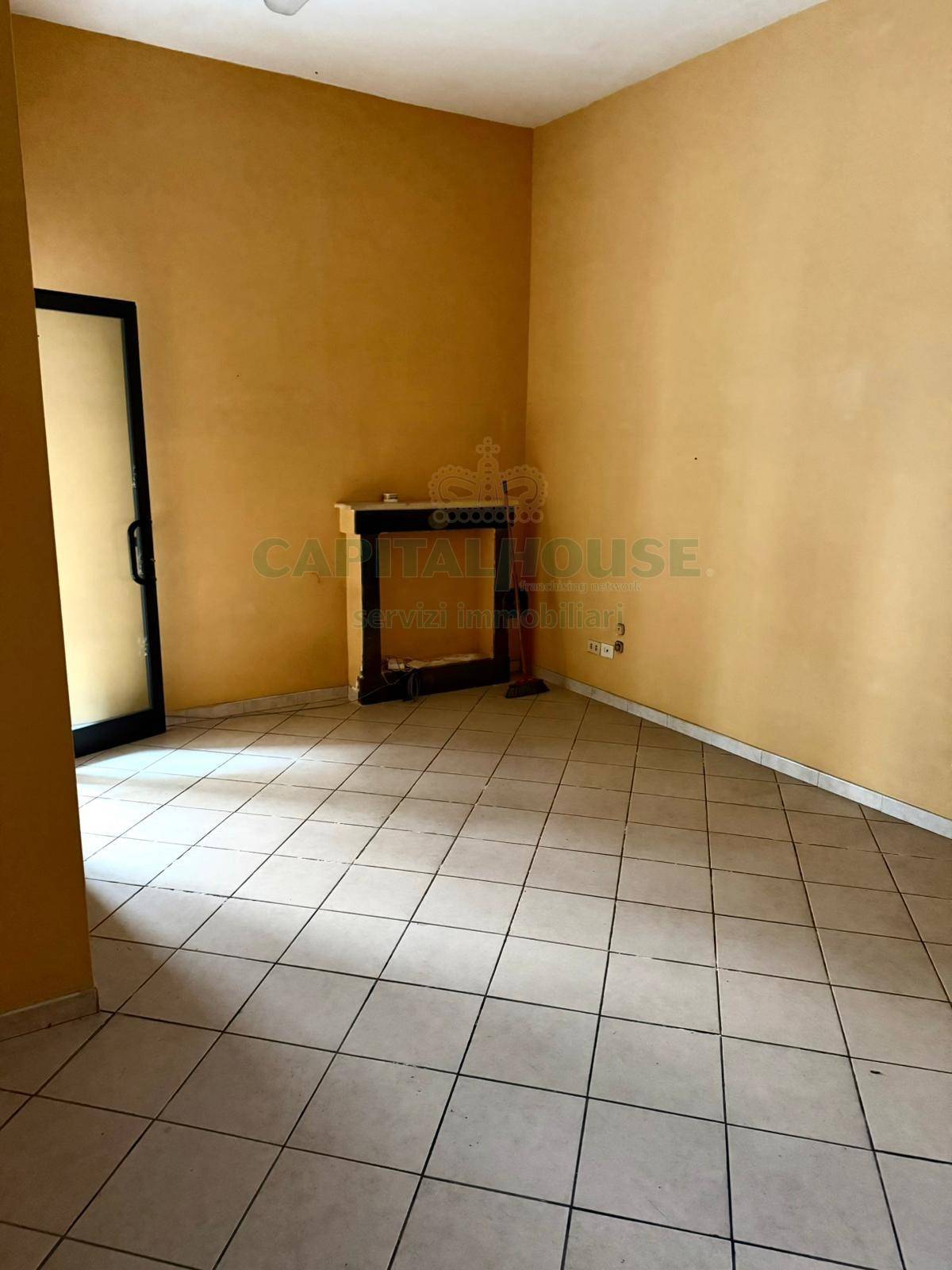 Attivit commerciale in affitto a Pomigliano d'Arco