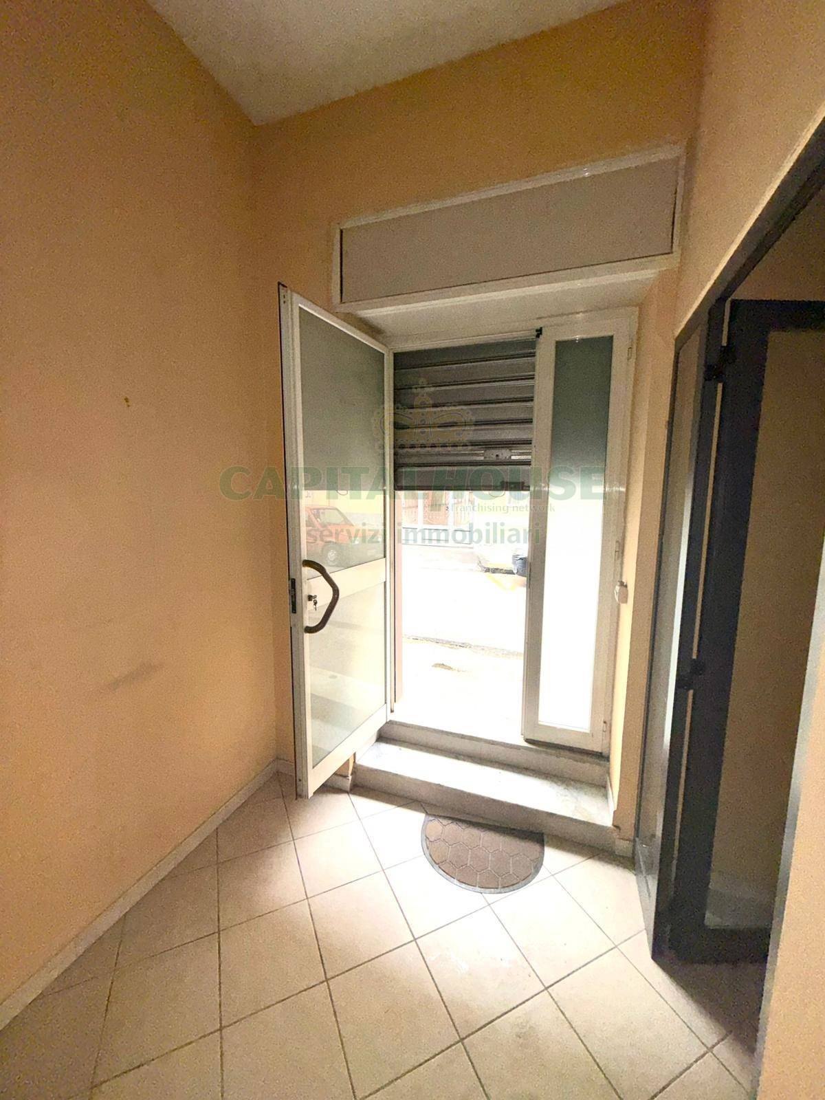 Attivit commerciale in affitto a Pomigliano d'Arco