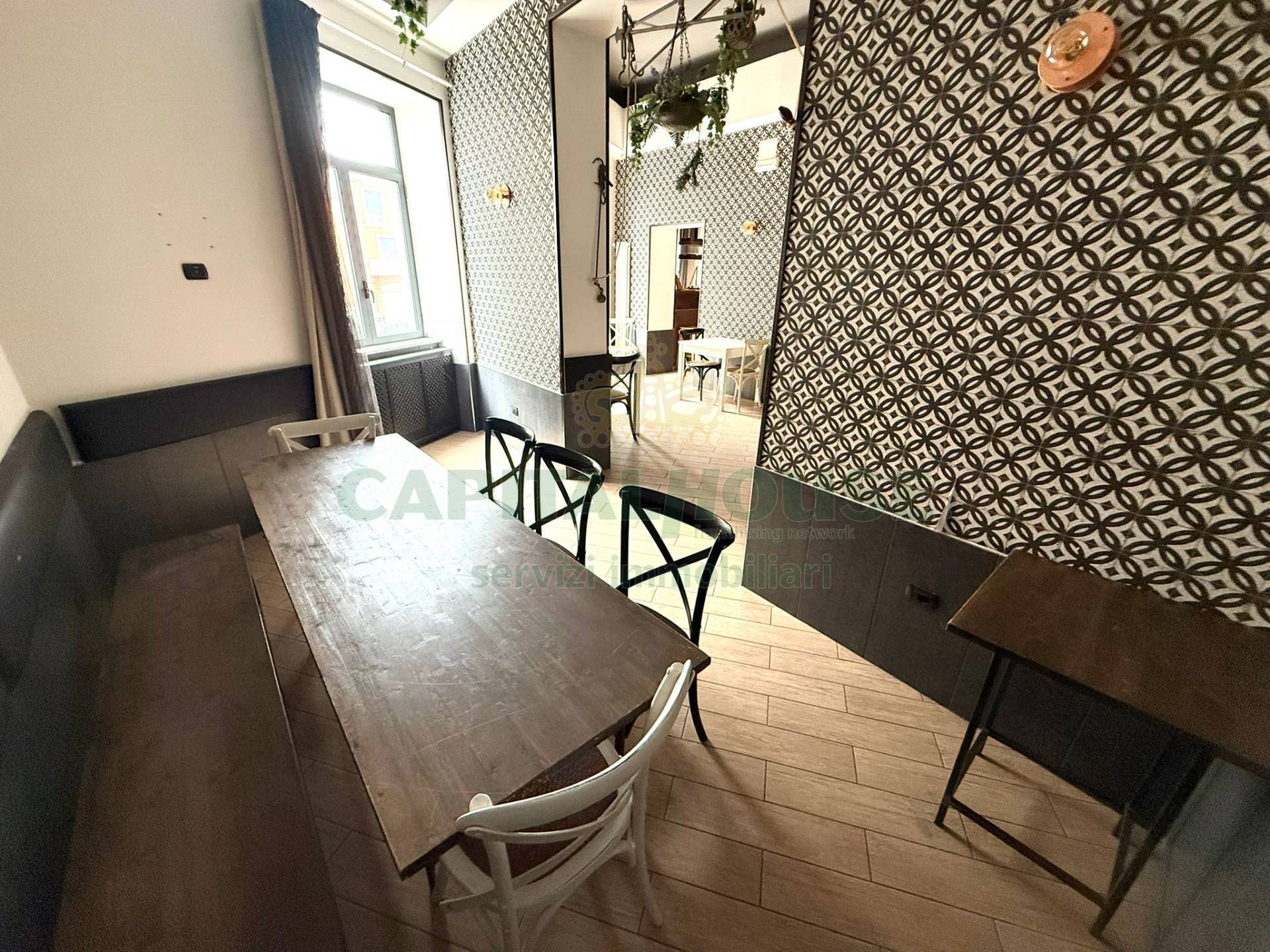 Commerciale in affitto a Pomigliano d'Arco