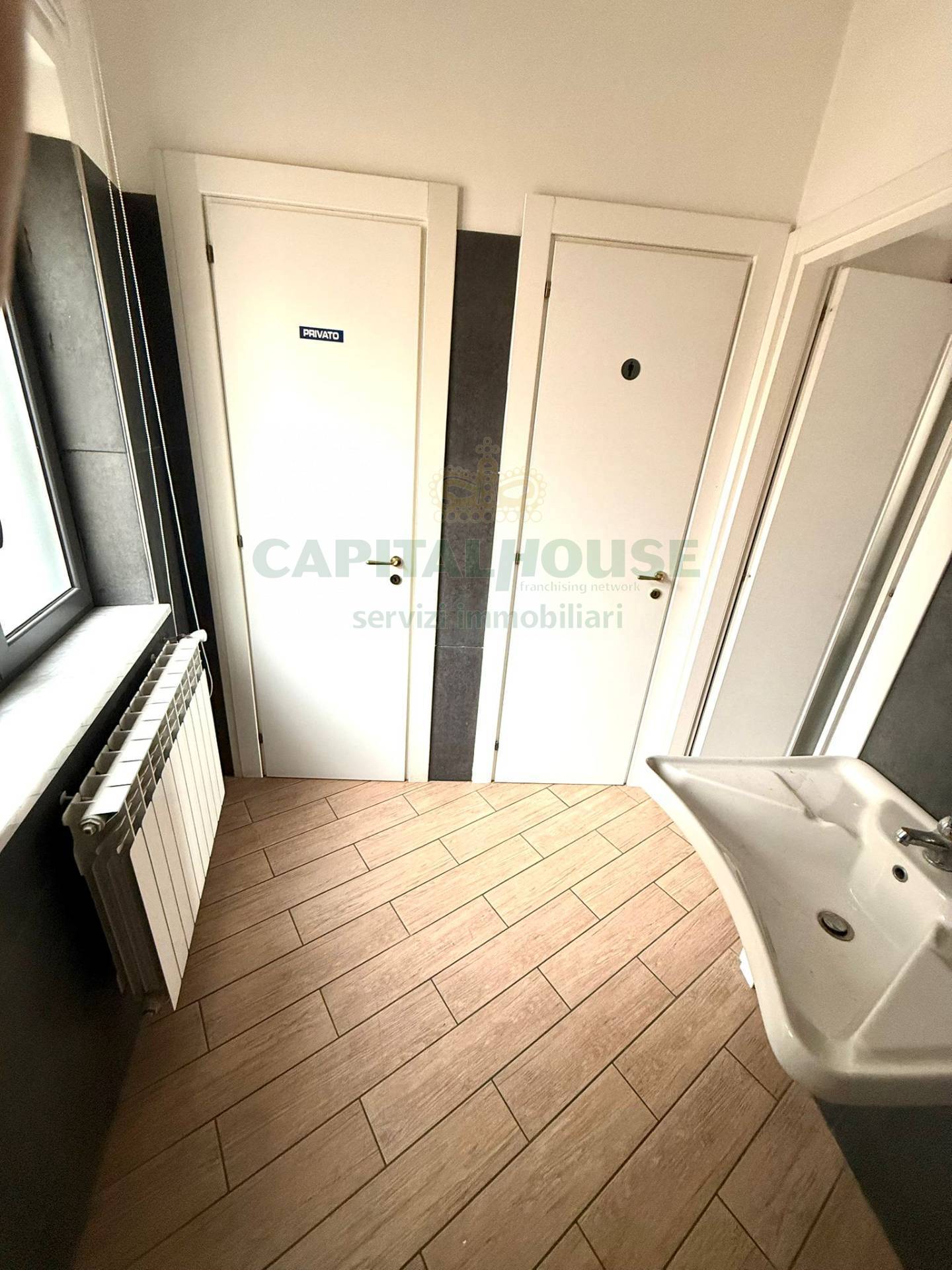 Commerciale in affitto a Pomigliano d'Arco