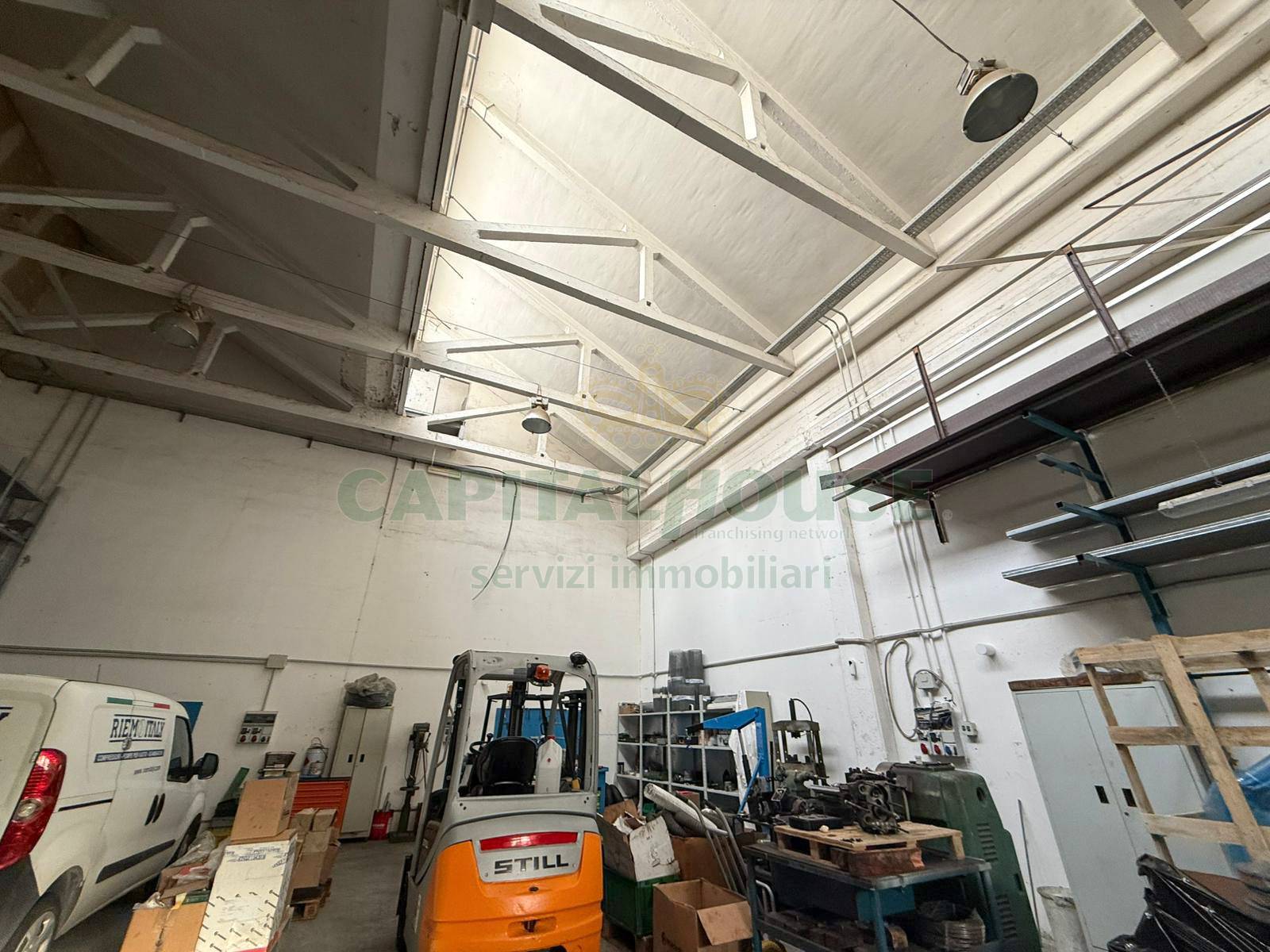 Capannone in vendita a Pomigliano d'Arco