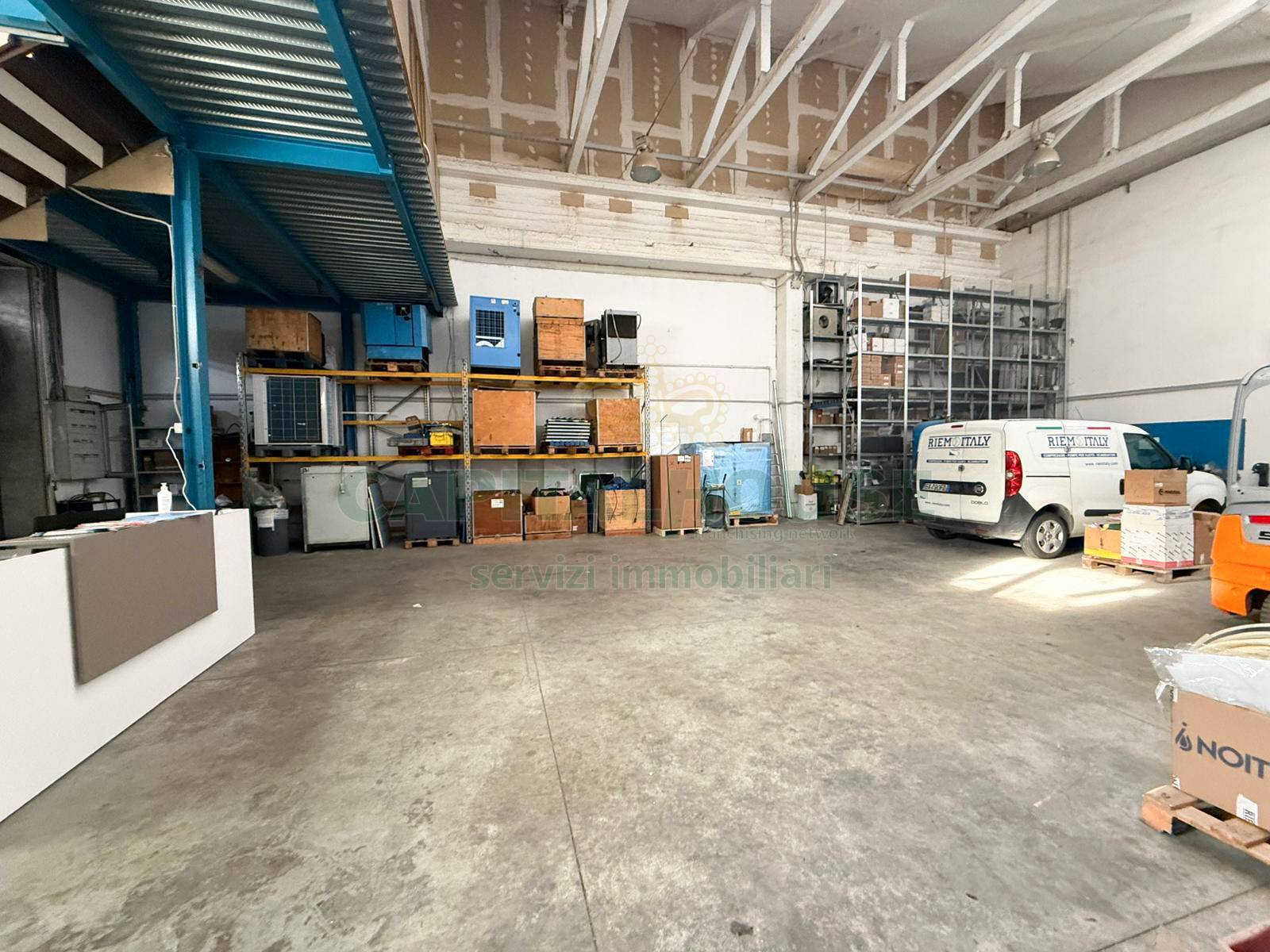 Capannone in vendita a Pomigliano d'Arco
