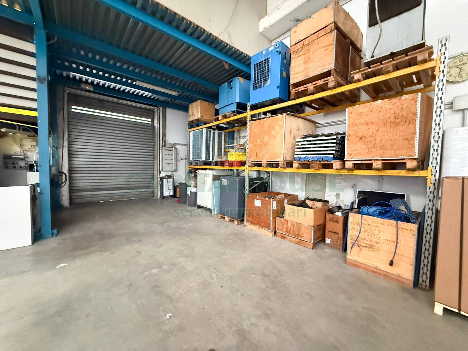 Capannone in vendita a Pomigliano d'Arco