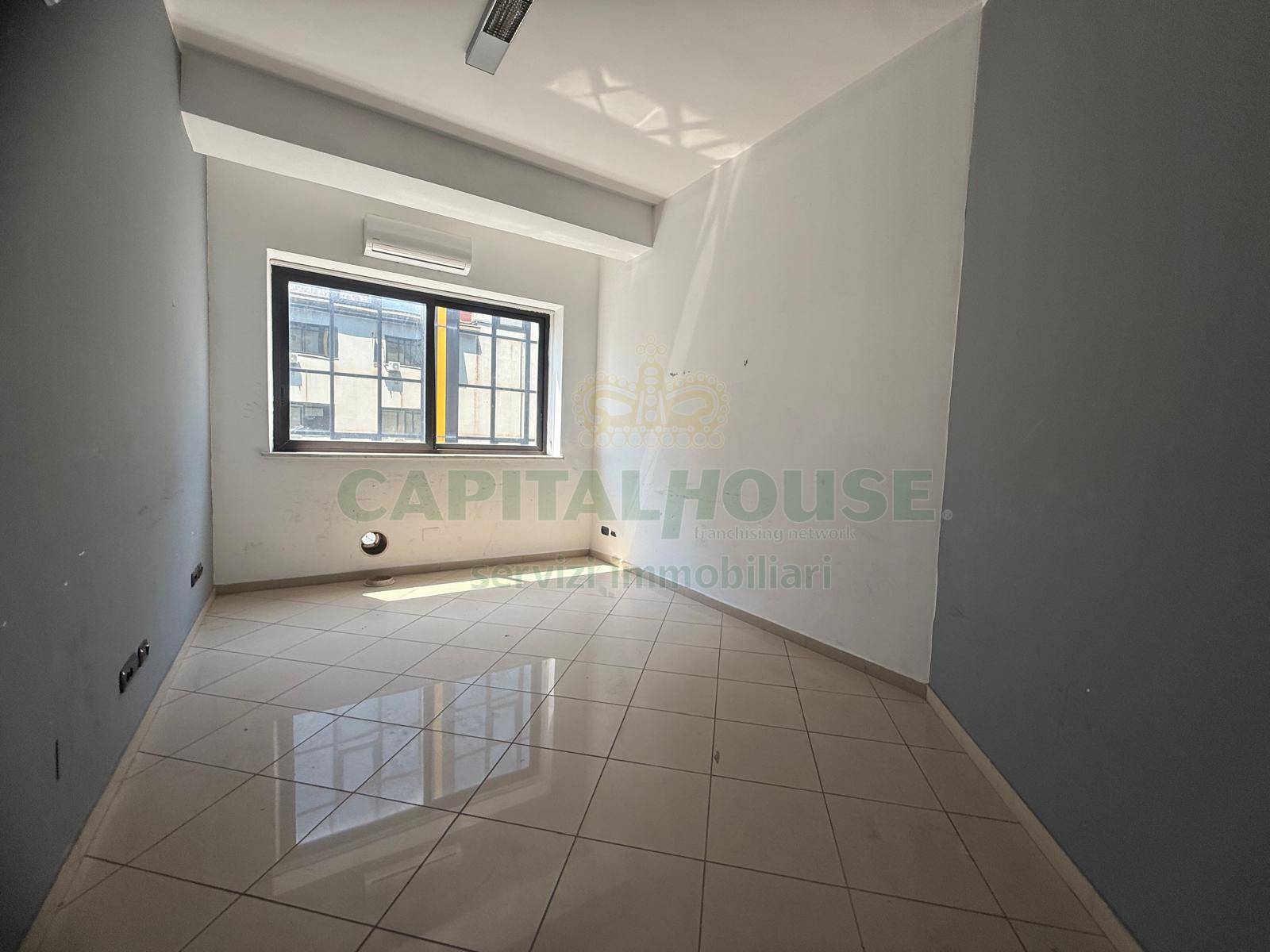 Ufficio in vendita a Casalnuovo di Napoli