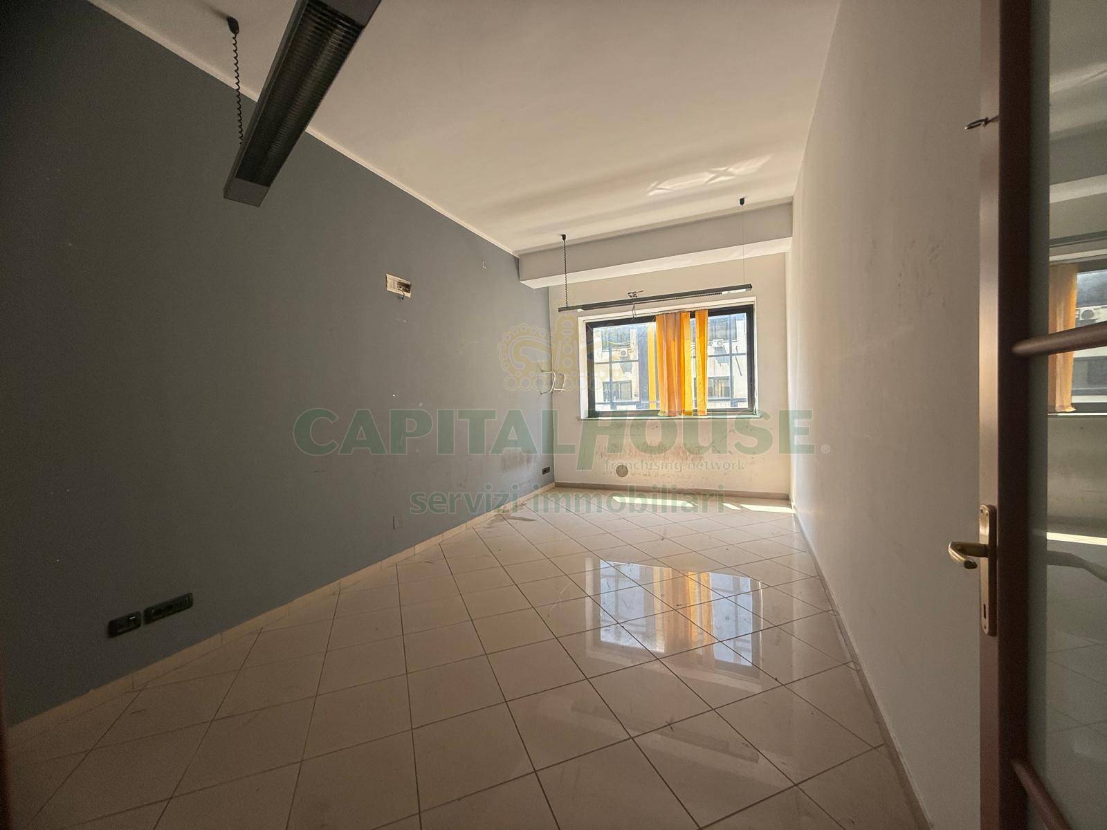 Ufficio in vendita a Casalnuovo di Napoli