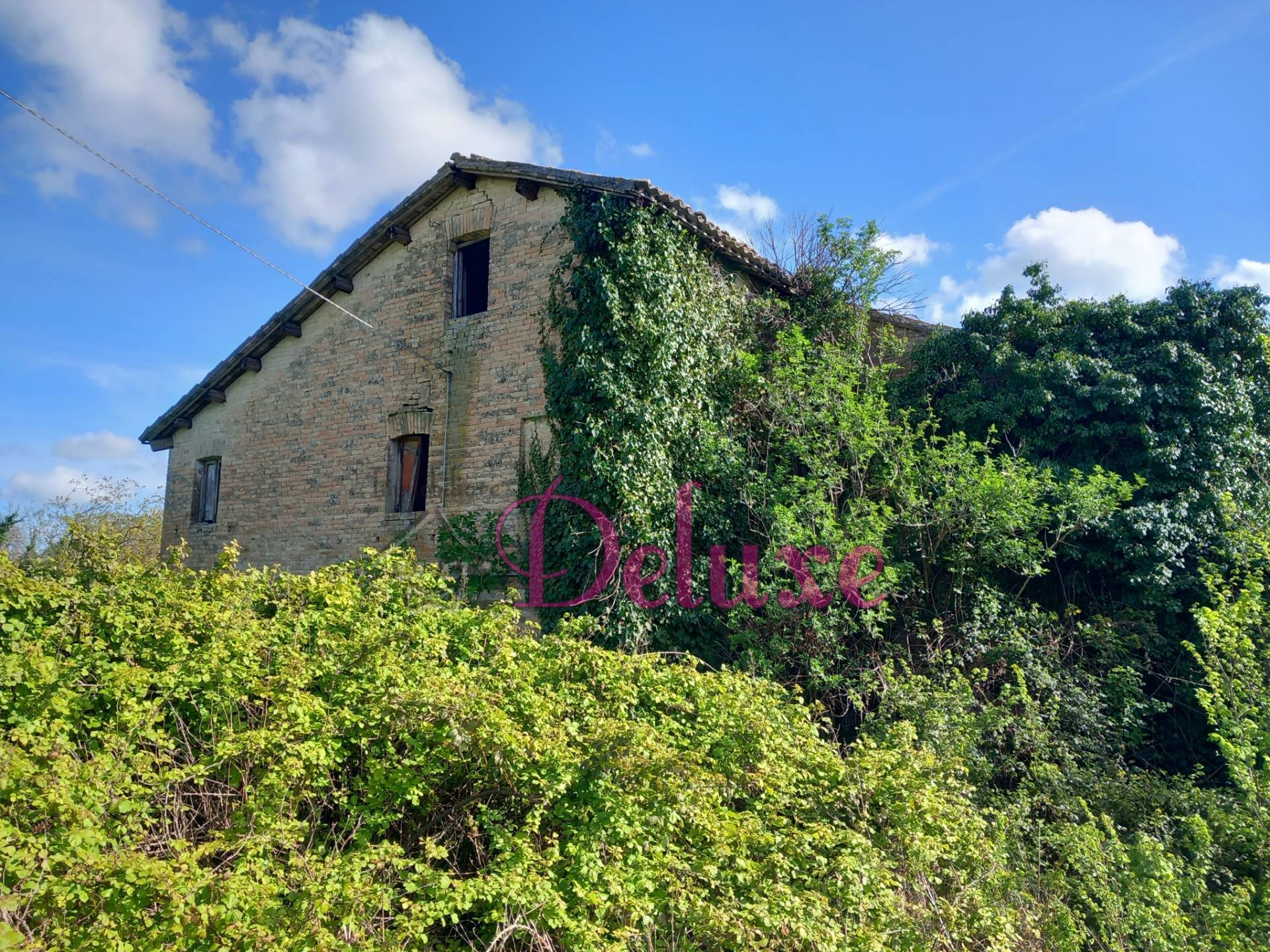 Rustico da ristrutturare, Macerata piediripa