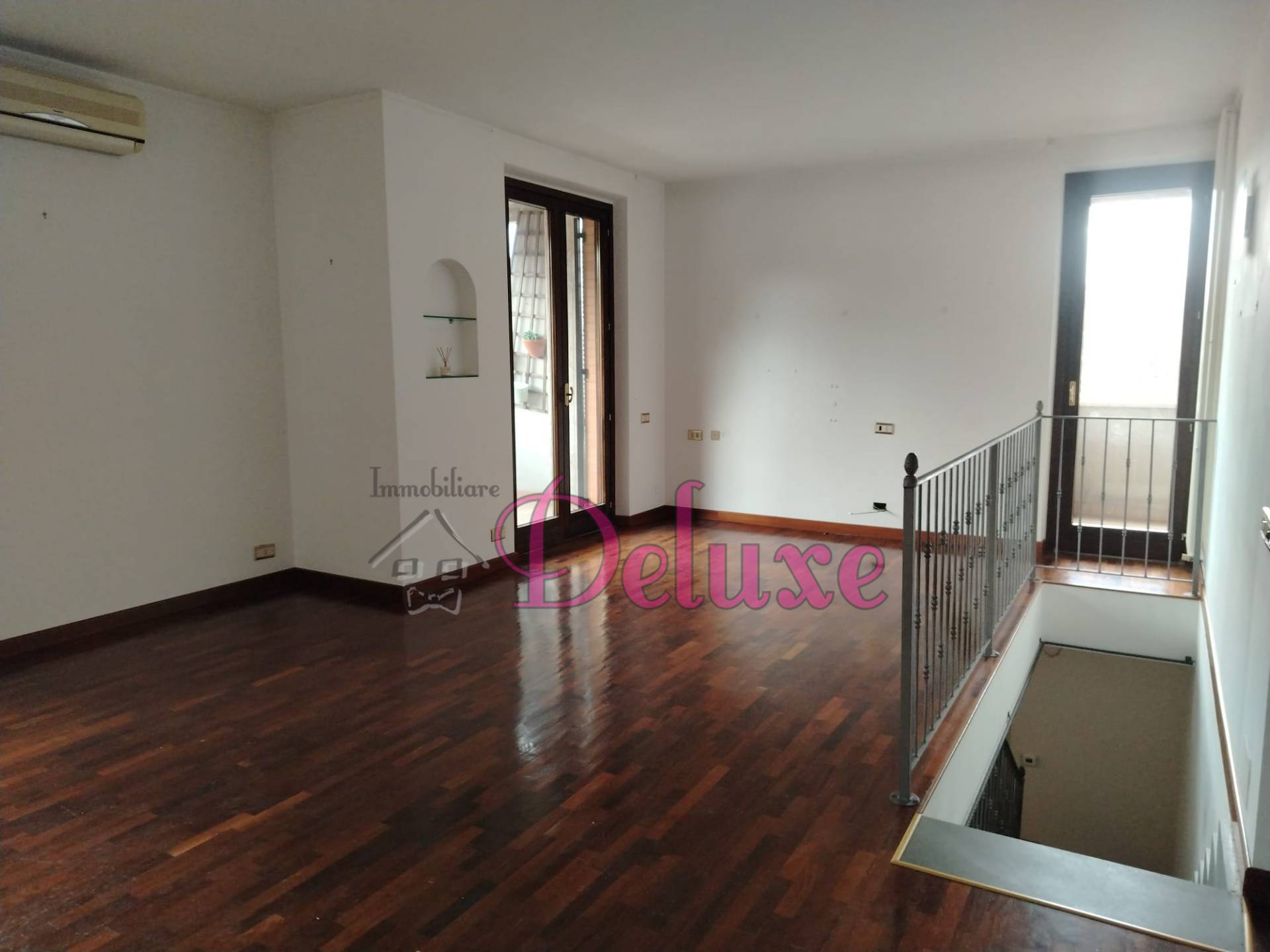 Appartamento in vendita a Macerata, Collevario