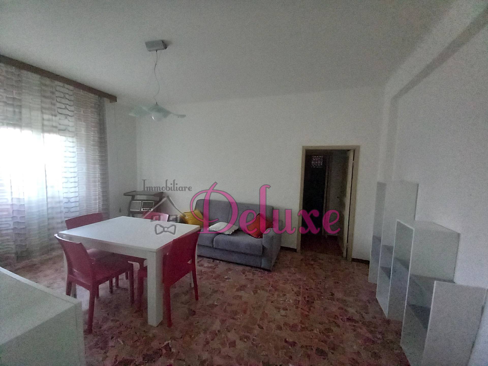 Appartamento in affitto a Macerata, Semicentrale