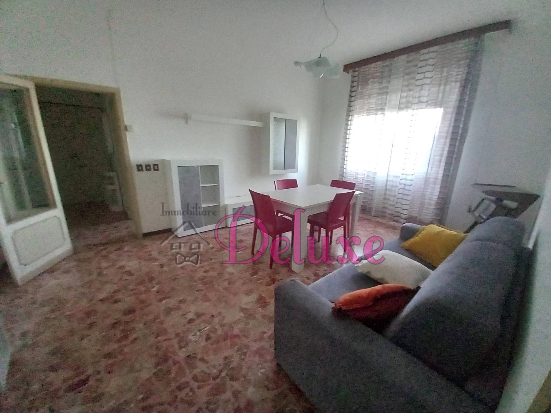 Appartamento in affitto a Macerata, Semicentrale