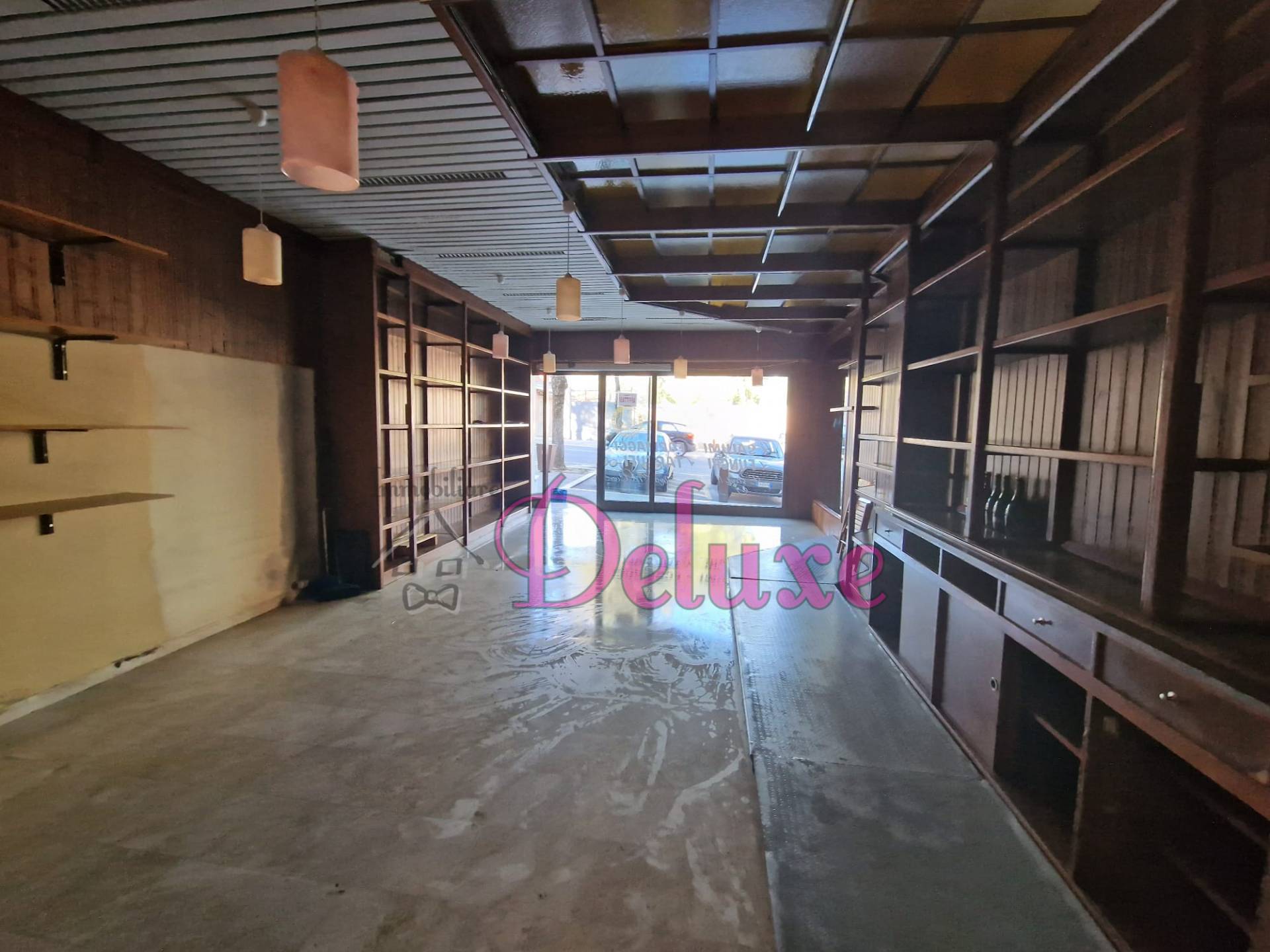 Locale commerciale in vendita a Macerata