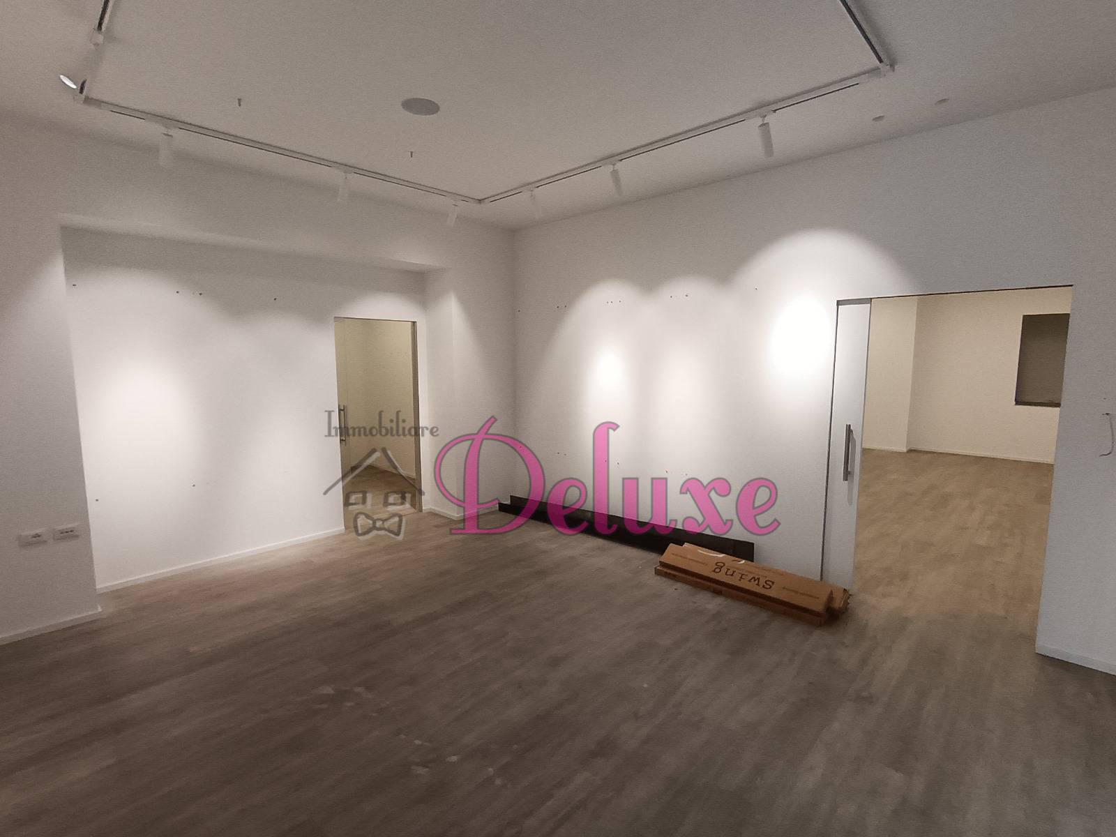 Locale commerciale in affitto a Macerata, Semicentrale