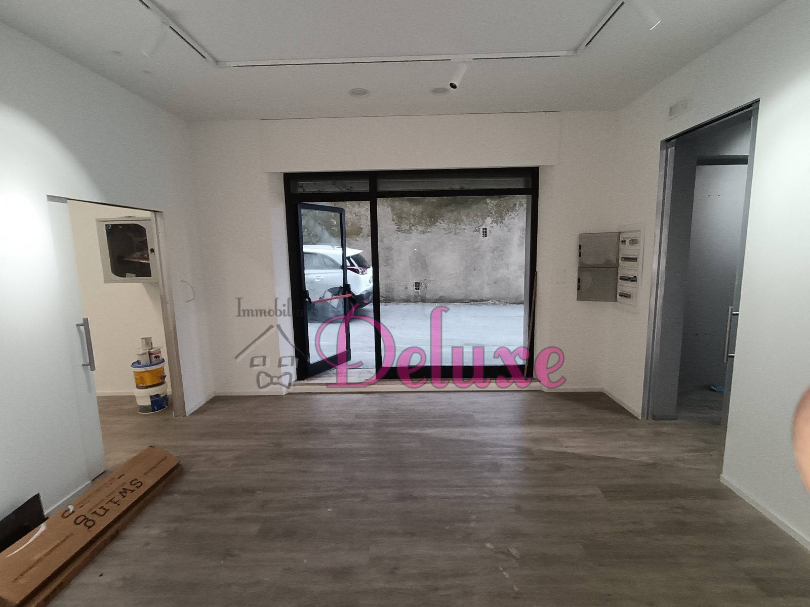 Locale commerciale in affitto a Macerata, Semicentrale