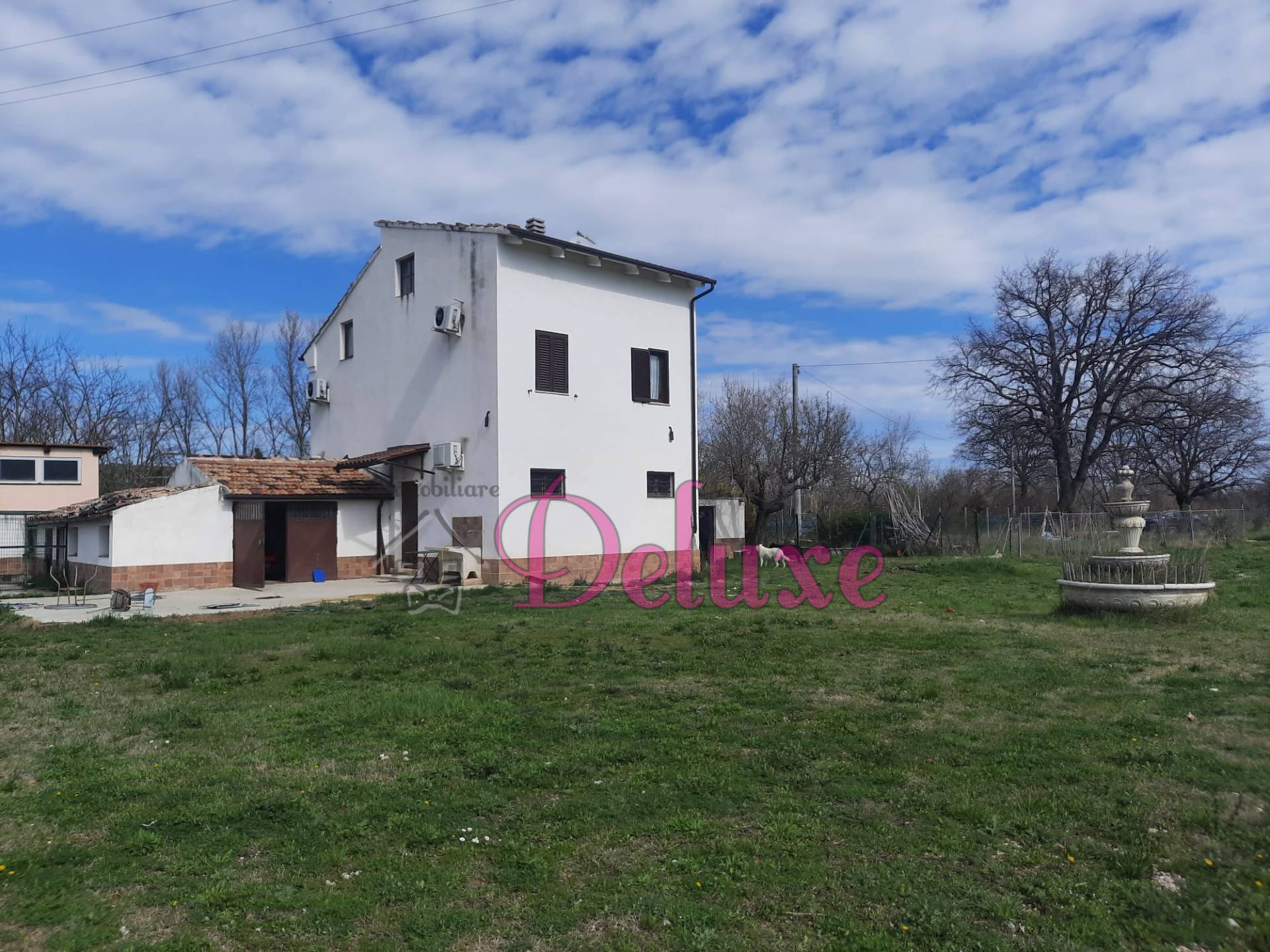 Casa Indipendente in vendita a Macerata, Villa Potenza
