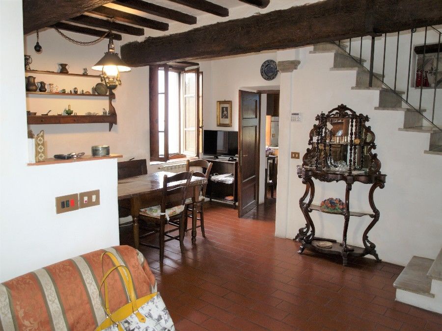 Rustico con giardino a Camaiore