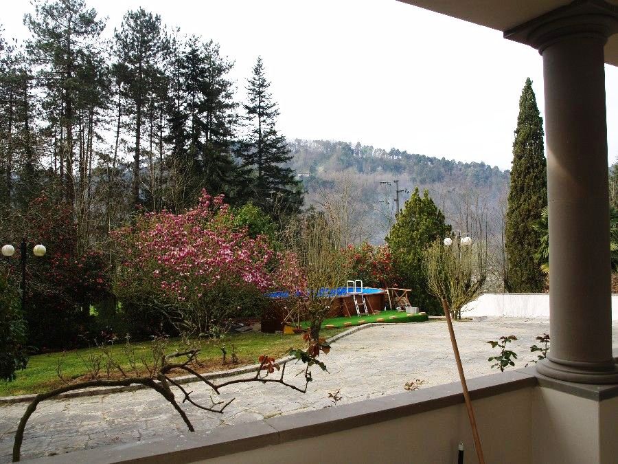 Villa con giardino a Camaiore