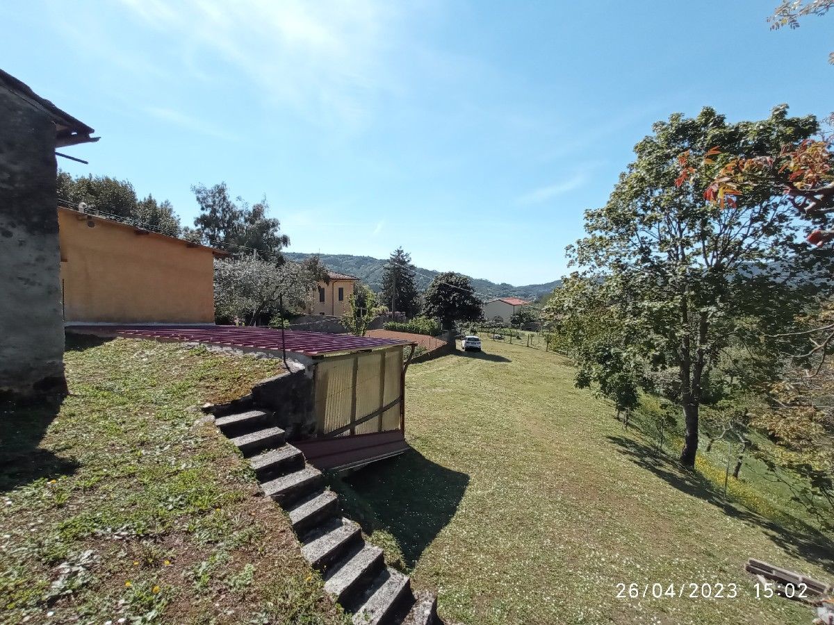 Rustico con giardino a Camaiore