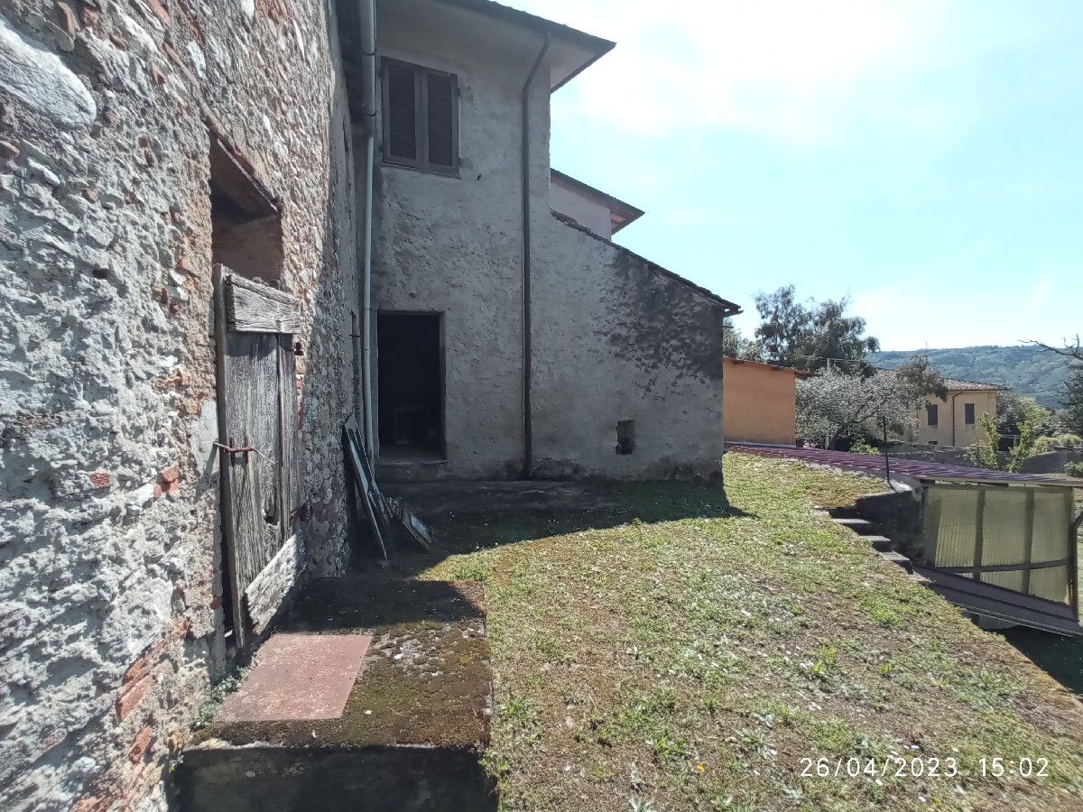 Rustico con giardino a Camaiore