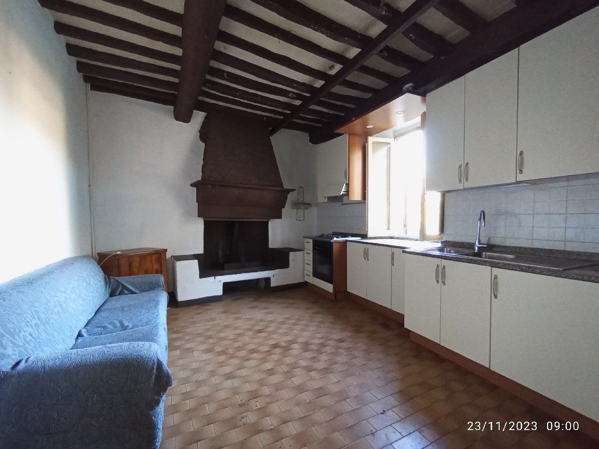 Rustico con box a Camaiore