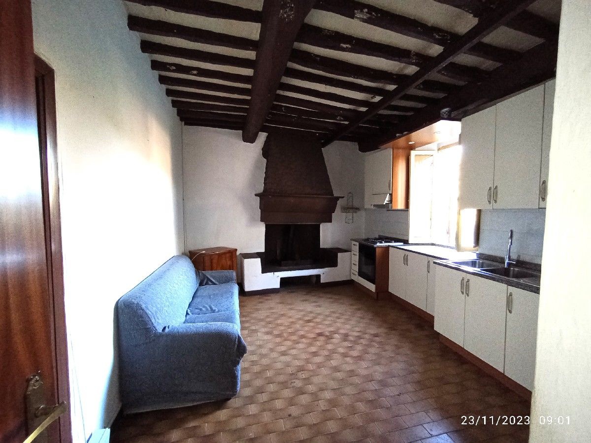 Rustico con box a Camaiore